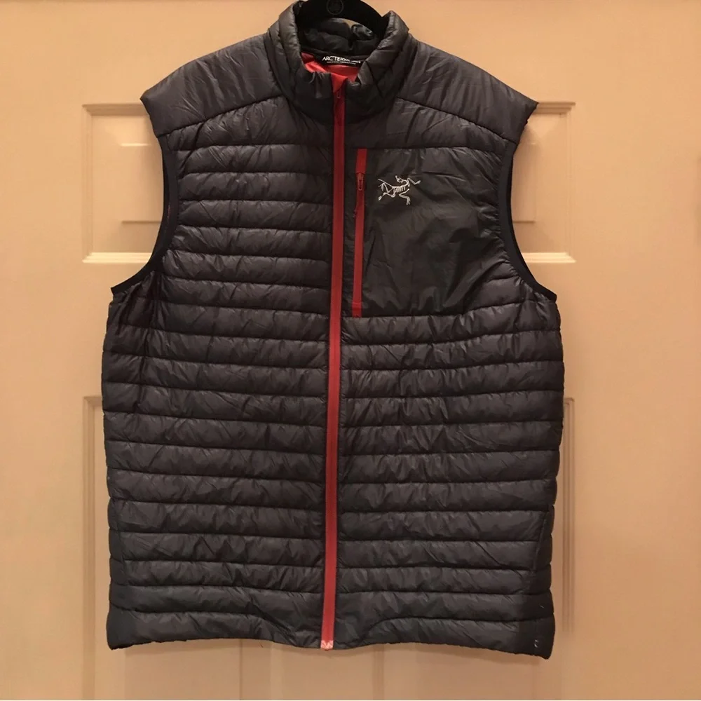 Men’s Arcteryx Cerium SL Down Vest Navy Blue Red Size Large.